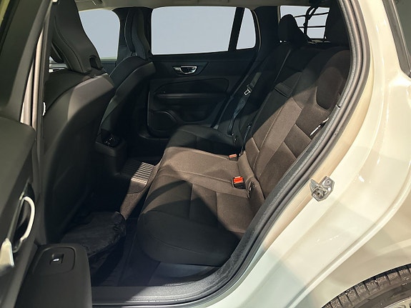 Volvo V60 13 of 23