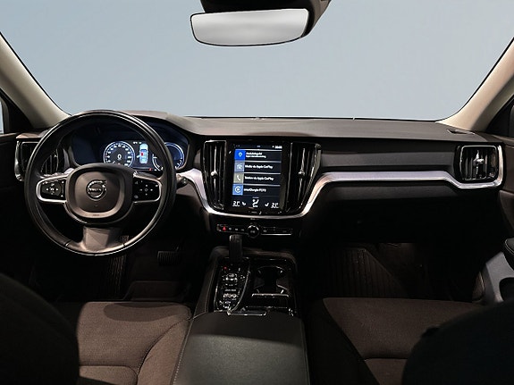 Volvo V60 8 of 23