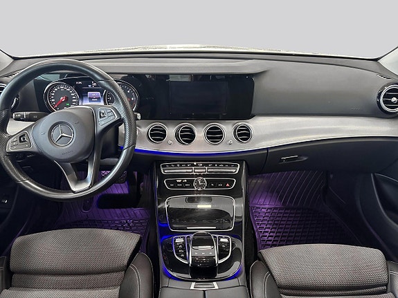 Mercedes-Benz E220 d 7 of 16