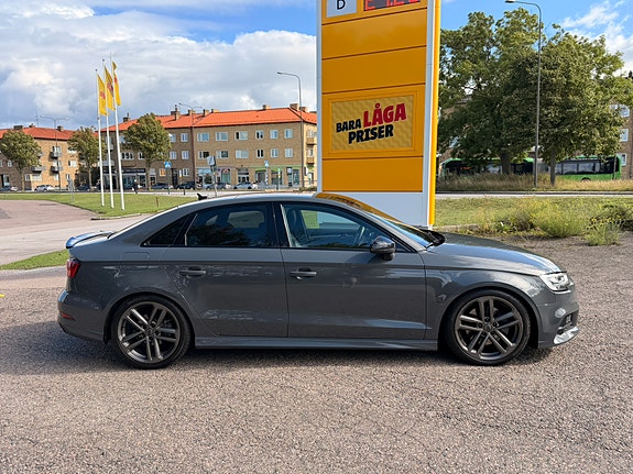 Audi A3 4 of 22