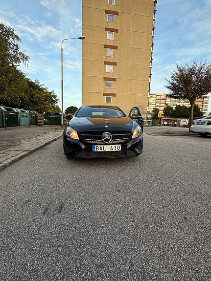 Mercedes-Benz A180 3 of 7
