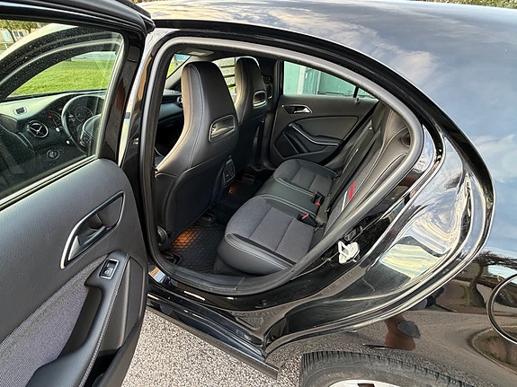 Mercedes-Benz A180 5 of 7