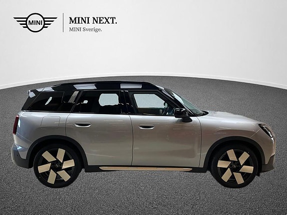 MINI Countryman E 2 of 15