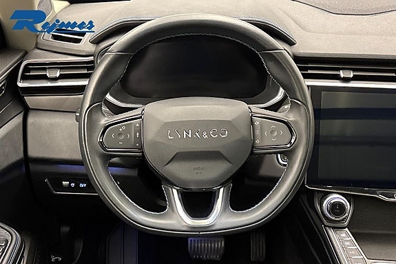 Lynk & Co 01 10 of 20