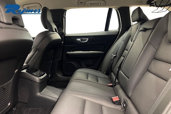 Volvo V60 8 of 23