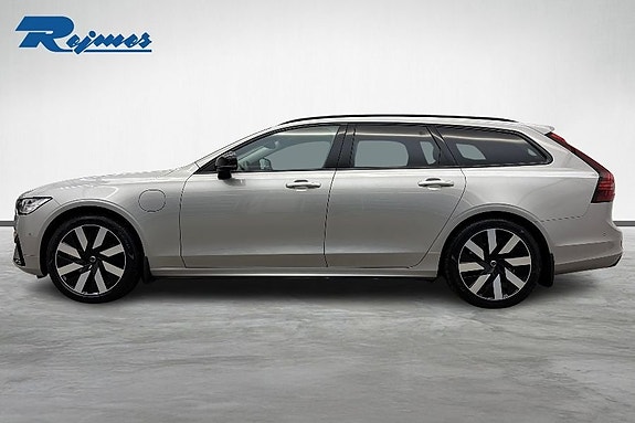 Volvo V90 2 of 22