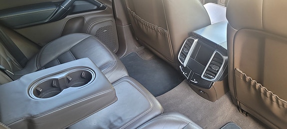 Porsche Cayenne Turbo 7 of 7