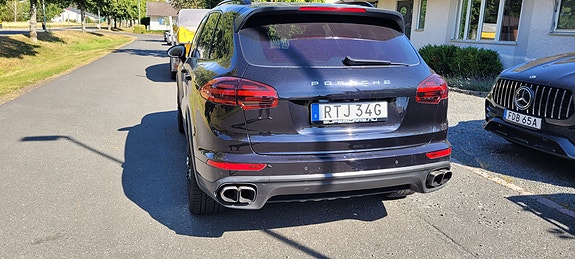 Porsche Cayenne Turbo 4 of 7