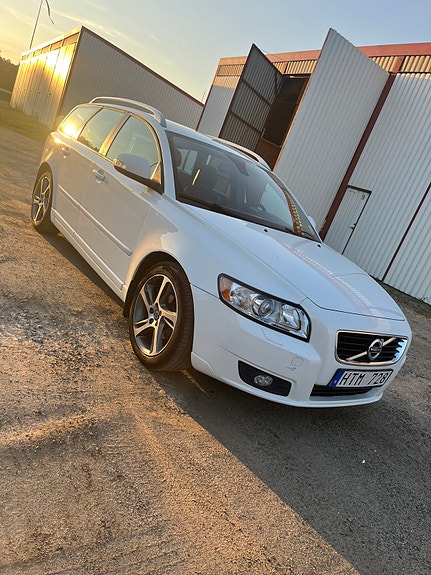 Volvo V50 2 of 6