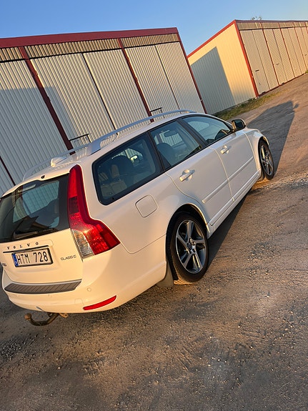 Volvo V50 4 of 6