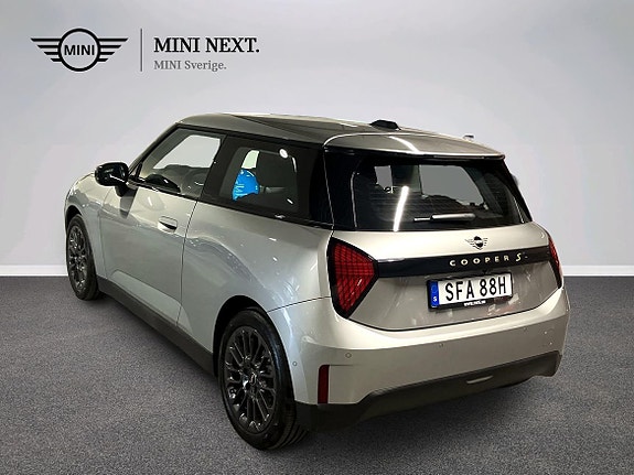 MINI Cooper SE 5 of 16