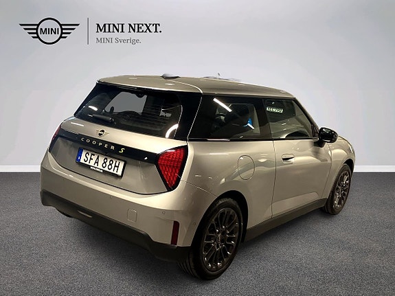 MINI Cooper SE 4 of 16