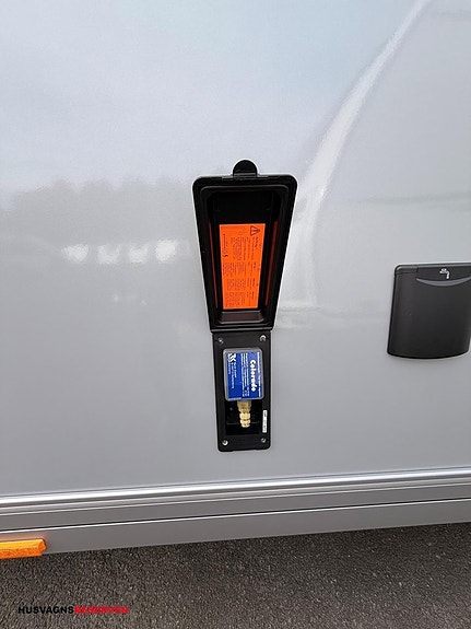 Adria ALPINA 663 HT 7 of 27