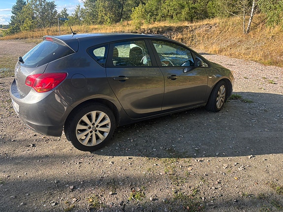 Opel Astra 4 of 7