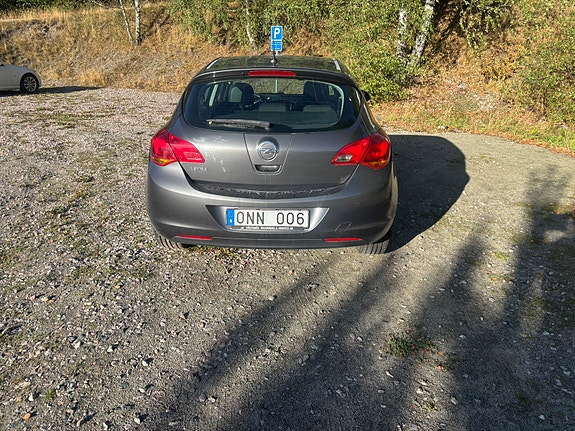 Opel Astra 5 of 7