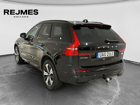Volvo XC60 2 of 16