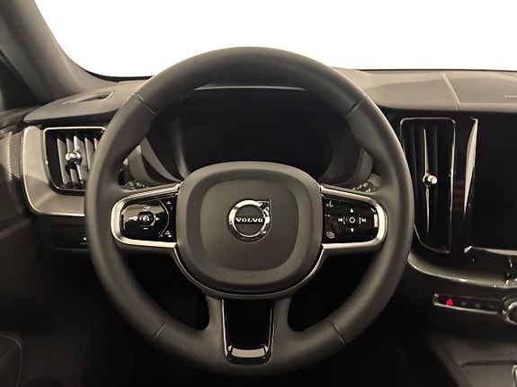 Volvo XC60 11 of 16