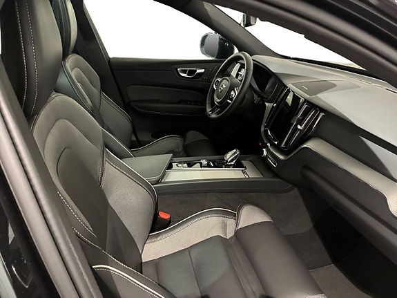 Volvo XC60 5 of 16