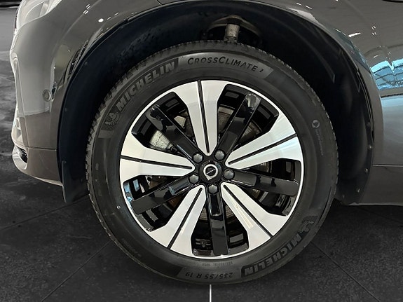 Volvo XC60 10 of 16