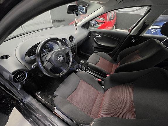 Seat Ibiza 5 of 8