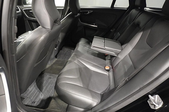 Volvo V60 5 of 10