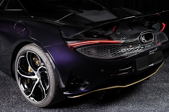 McLaren 750S 16 of 28