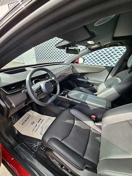 Mazda CX-6e 16 of 25
