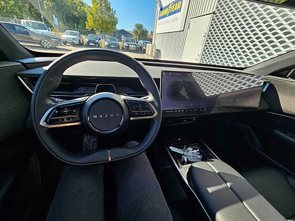 Mazda CX-6e 13 of 30