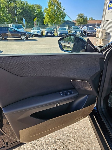 Mazda CX-6e 5 of 30
