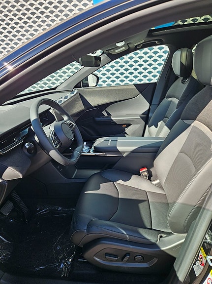 Mazda CX-6e 8 of 30