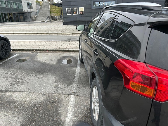 Toyota RAV4 4 of 6