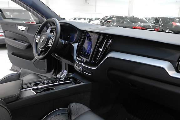 Volvo XC60 11 of 30