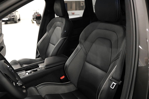 Volvo XC60 14 of 30