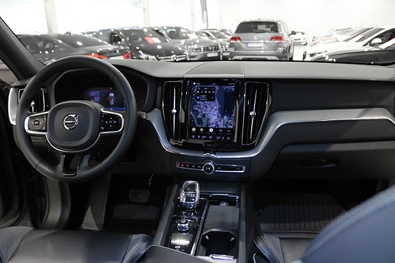 Volvo XC60 13 of 30