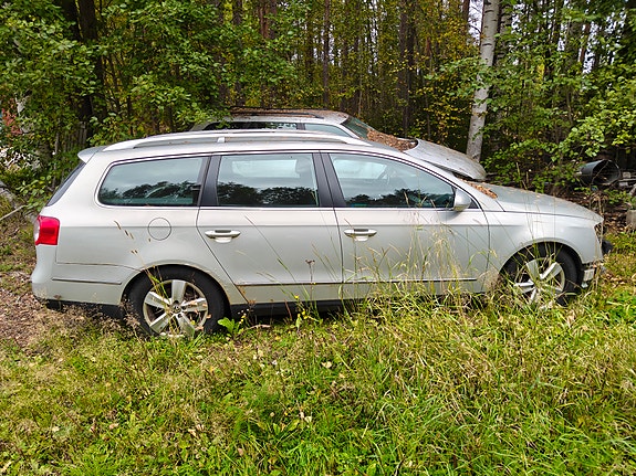Volkswagen Passat 3 of 3