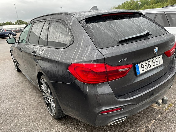 BMW 530d 4 of 5