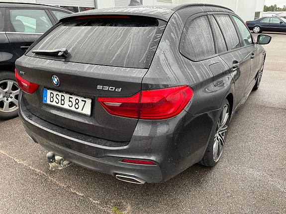BMW 530d 3 of 5