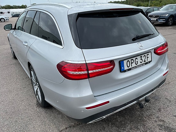 Mercedes-Benz E200 d 4 of 5