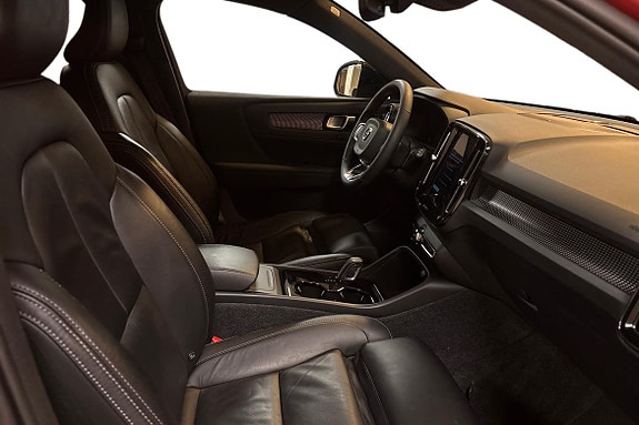 Volvo XC40 10 of 13