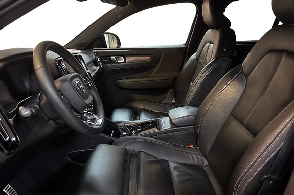 Volvo XC40 8 of 13