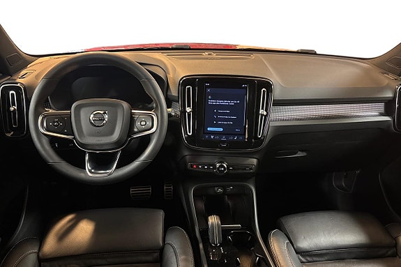 Volvo XC40 9 of 13