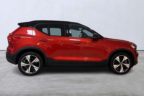 Volvo XC40 3 of 13