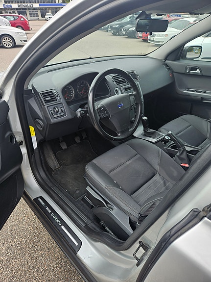 Volvo S40 5 of 5