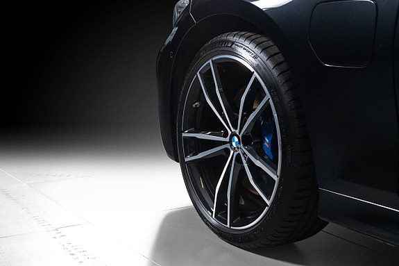 BMW 330e 7 of 21