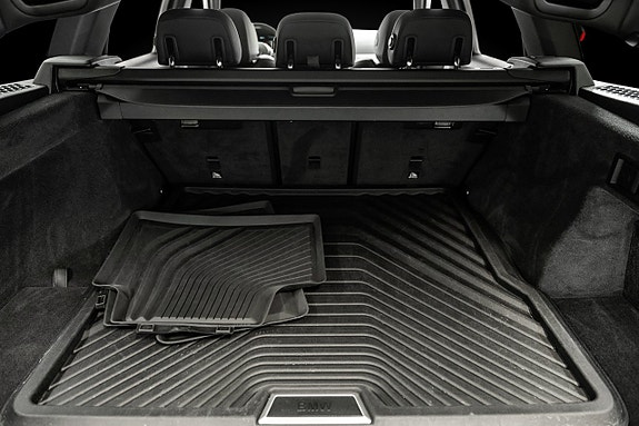 BMW 330e 17 of 21