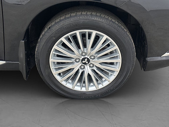 Mitsubishi Outlander 27 of 27