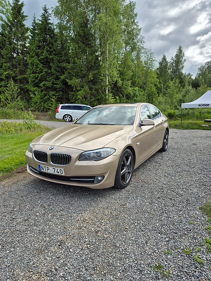BMW 523i 4 of 4