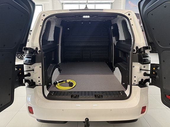 Volkswagen ID. Buzz 8 of 18