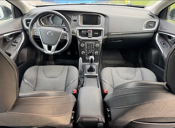 Volvo V40 Cross Country 7 of 8