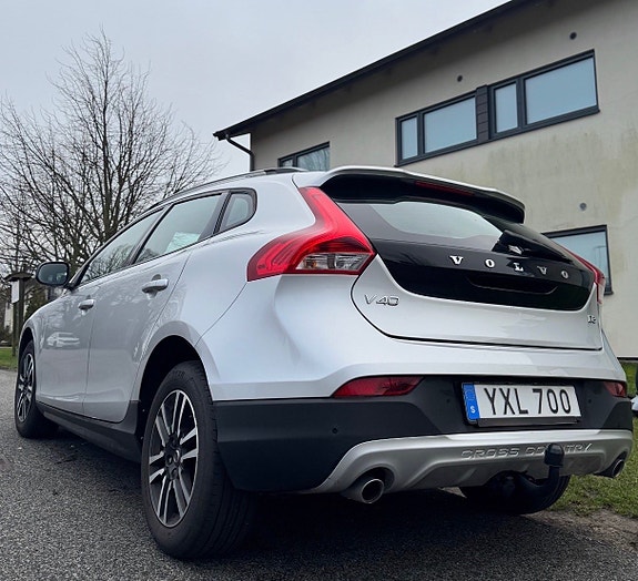 Volvo V40 Cross Country 4 of 8
